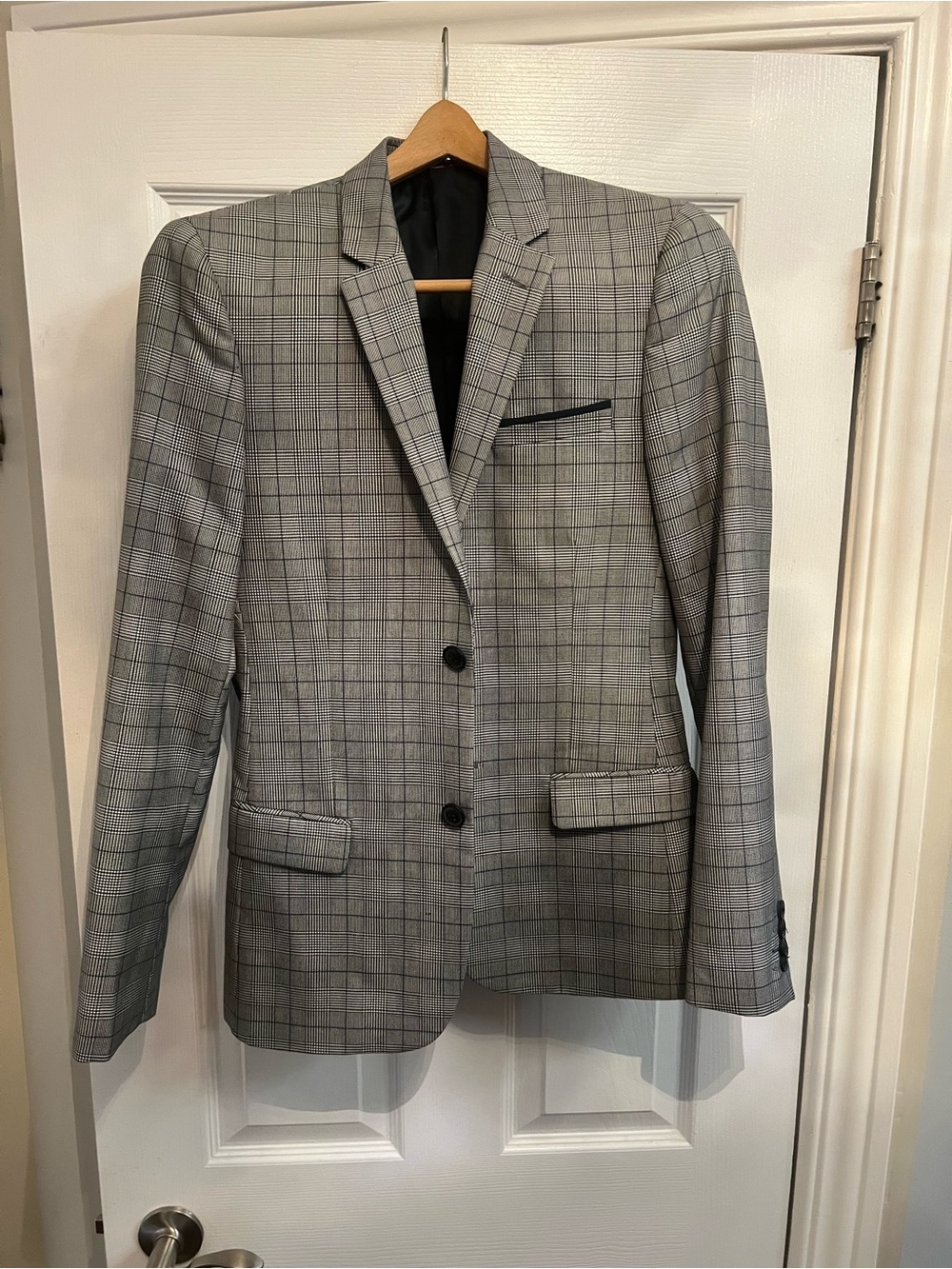 RW&CO. Grey Plaid Men's Sport Coat with Notch Lapel